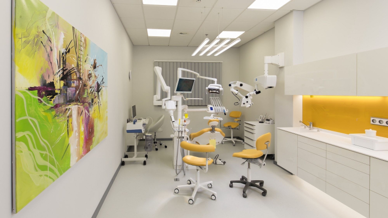 DENTÁLNÍ HYGIENISTKA / HYGIENISTA - PRAHA 9