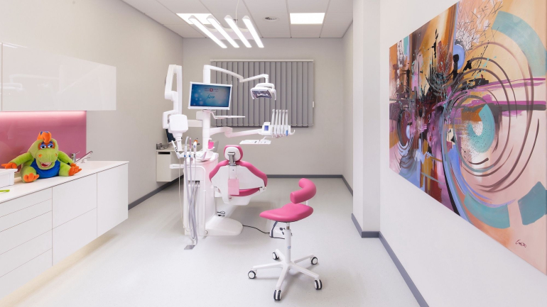 DENTÁLNÍ HYGIENISTKA / HYGIENISTA - PRAHA 9